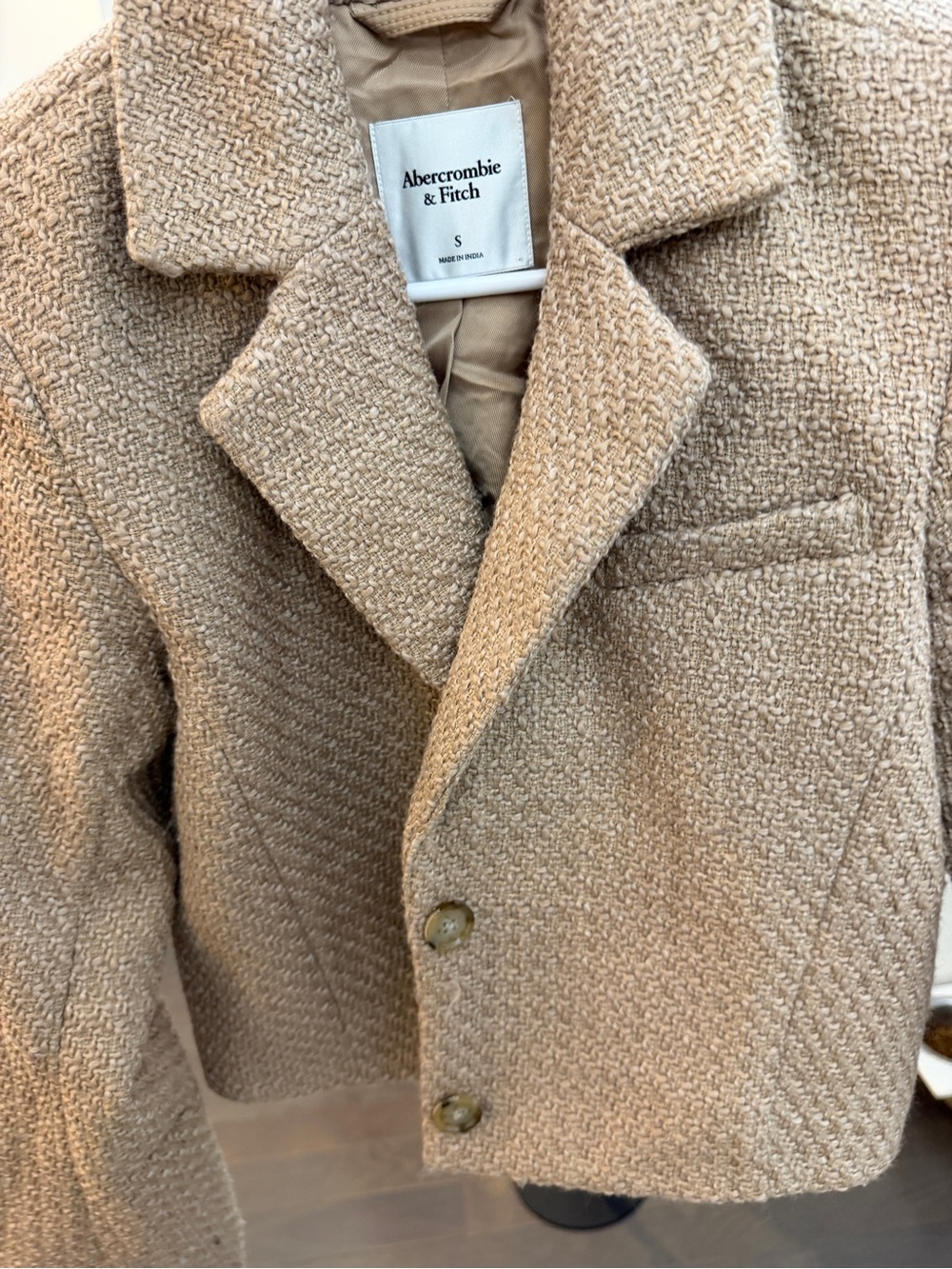 Abercrombie & Fitch Camel Bouclé Cropped Blazer - Picture 5 of 5